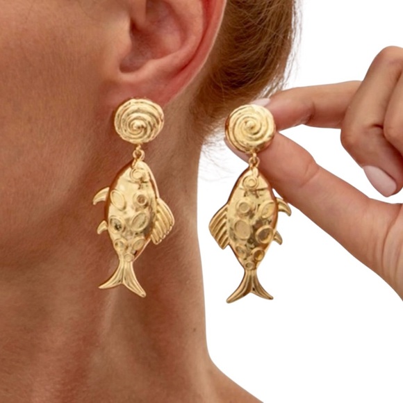 Anthropologie NWOT Gold Goldfish Dangle Drop Button Trendy Whimsical Earrings - Picture 2 of 3
